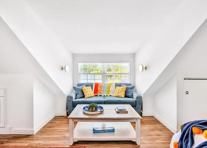 Freshly Remodeled Island Suite W Pool & Pet Friendly