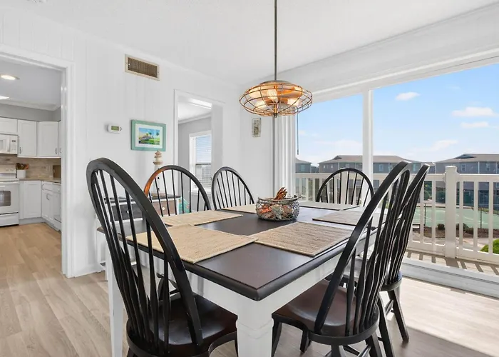 Salt & Sound, Top Floor Water Views, Walk To Beach