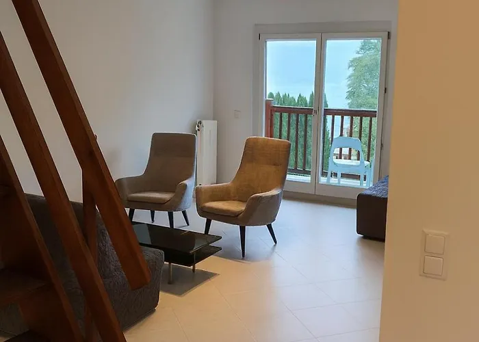 Lakeview Apartment