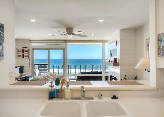 Oceanfront 2Br - Private Patio - Steps To Beach