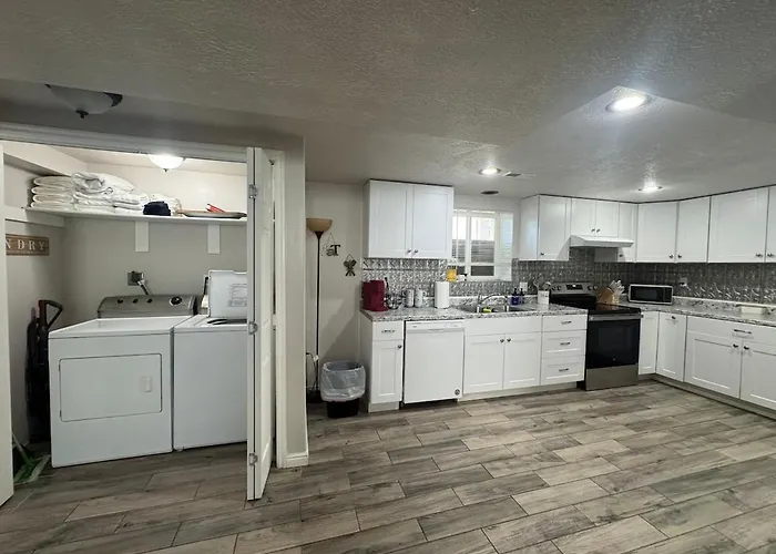 Cozy Apt In Downtown Logan