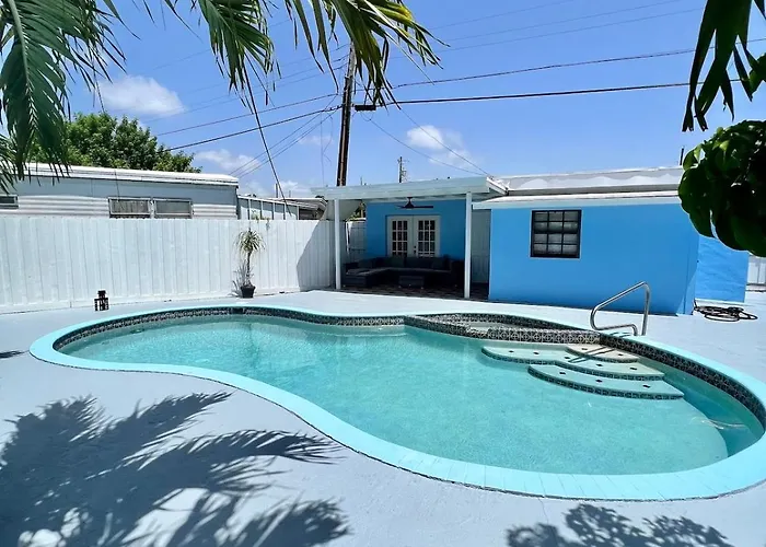 Gorgeous Guest Suite Beach House W Pool Bbq Close To Beach 1 Bed