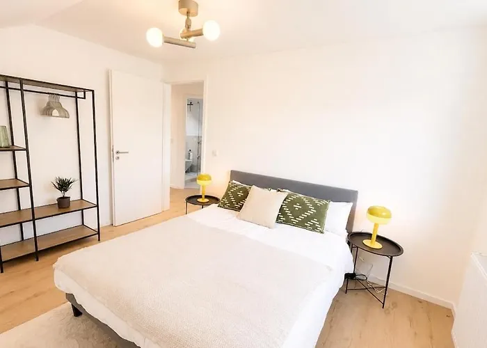 Cozy, Spacious Top Floor Apartment With A Panoramic View For Up To 6 Pax