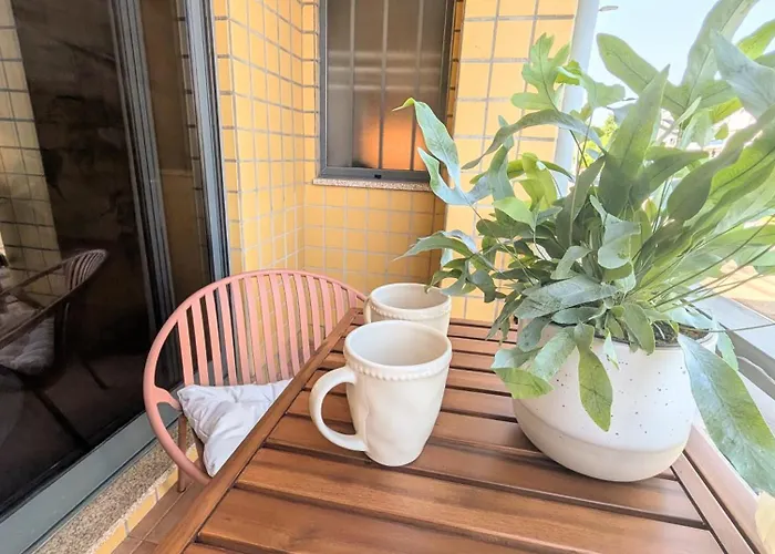 Elegant Metro Apartment Free Parking