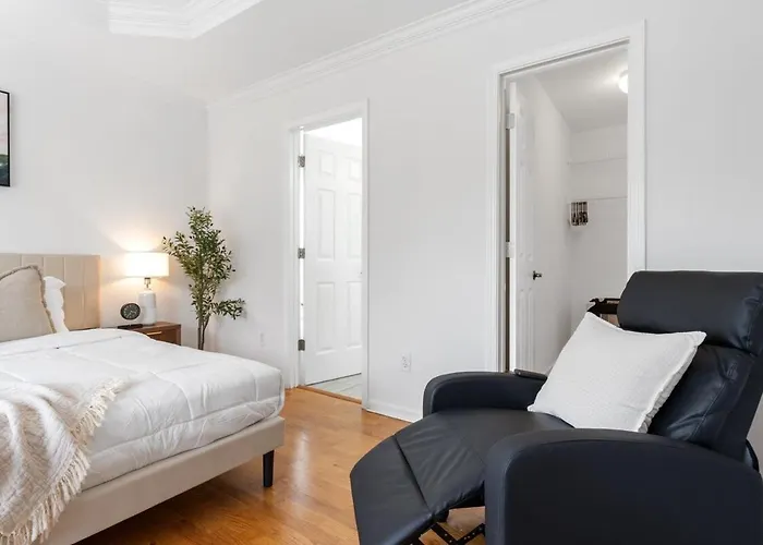 Cozy And Luxurious Home With Pool 3Br 2Bt
