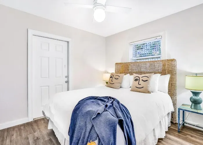 Freshly Remodeled Island Suite W Pool & Pet Friendly