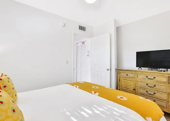 Freshly Remodeled Island Suite W Pool & Pet Friendly