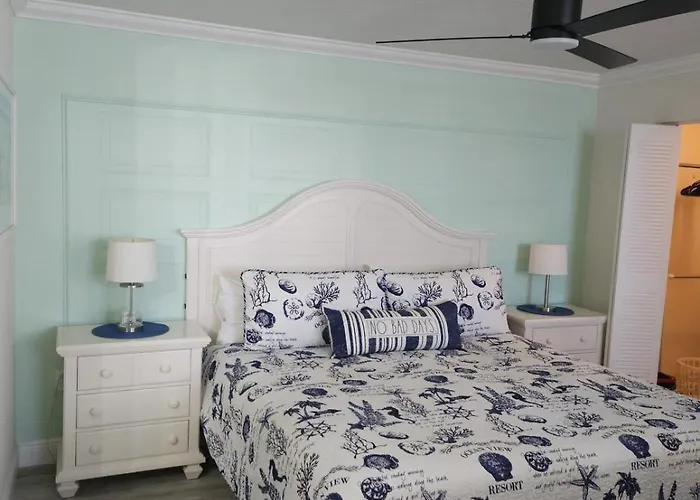 Gulf Breeze Studio - Bonita Beach Getaway