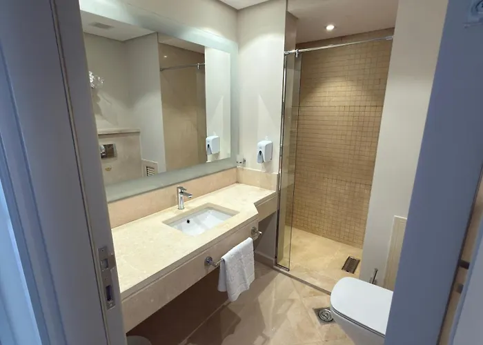 El Gouna Mangroovy 2Br Penthouse, Beach Access, Pool & Sea Views & Private Rooftop Terrace