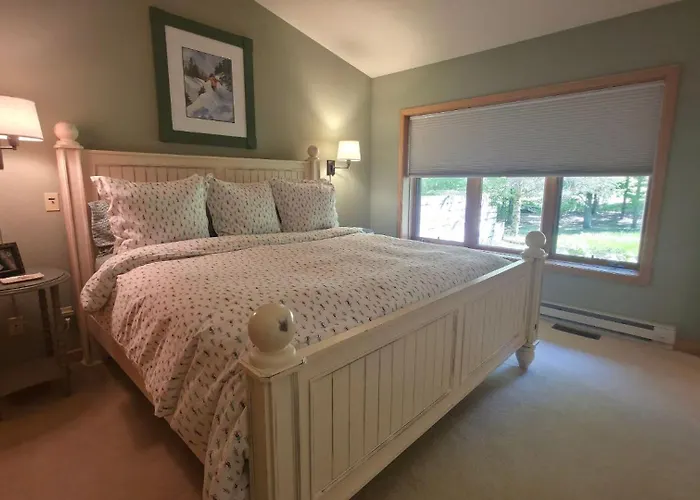 2Br Ski-In/Ski-Out Condo With Fireplace, Patio, And Full Kitchen