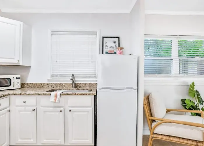 Freshly Remodeled Island Suite W Pool & Pet Friendly