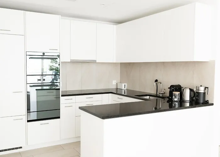 Modern 2 Bed 2 Bath - Home Gym, Office, Parking