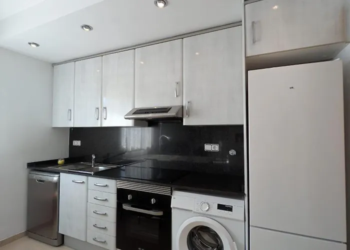 Beachside Apartment With Private Parking & Nature Views