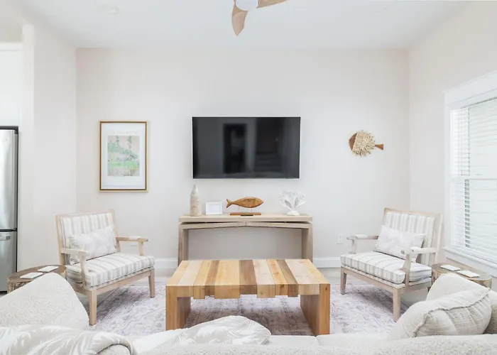 Brand New Luxury Build 2 Min Walk To Beach W Pool