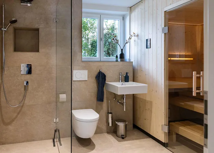 Neu! Große Ferienwohnung mit Seeblick, Sauna und eigener Terrasse