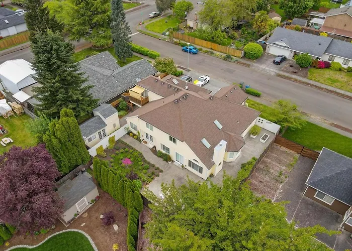 Vancouver Retreat Tiny House 9