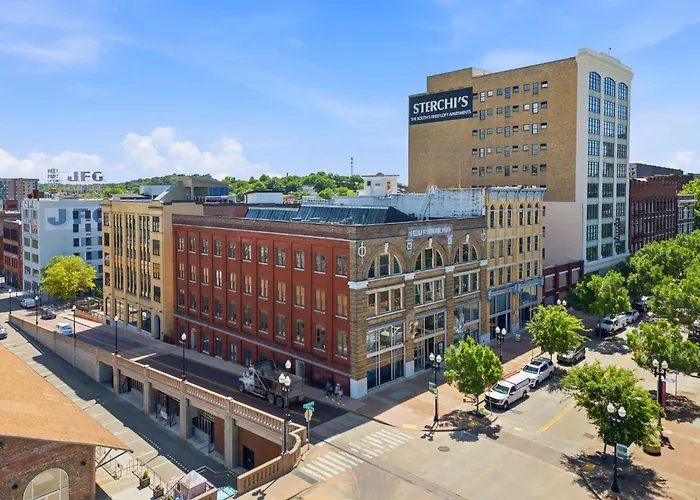 Historic Loft Sleeps 4 Near Downtown Knoxville