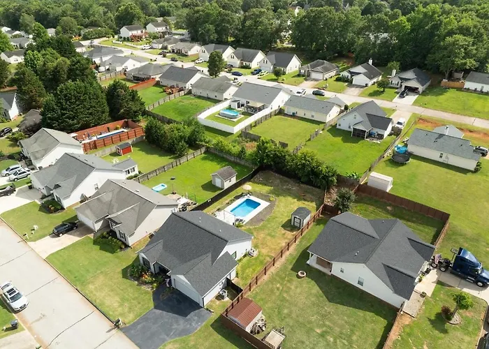 Cozy And Luxurious Home With Pool 3Br 2Bt