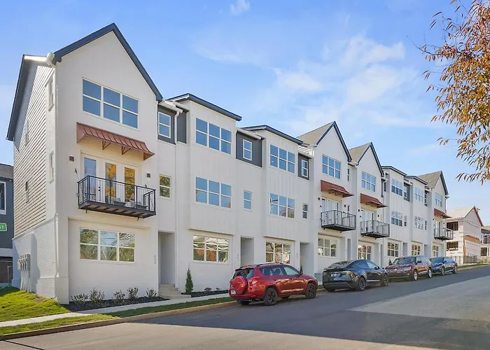Bespoke Designer Townhouse Downtown Chattanooga + Free Ev Charging