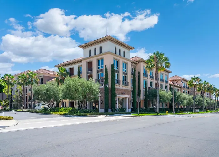 Modern 2Br Escape With Pool Near Irvine Spectrum