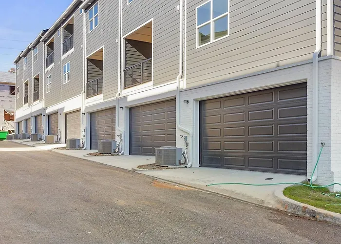 Bespoke Designer Townhouse Downtown Chattanooga + Free Ev Charging