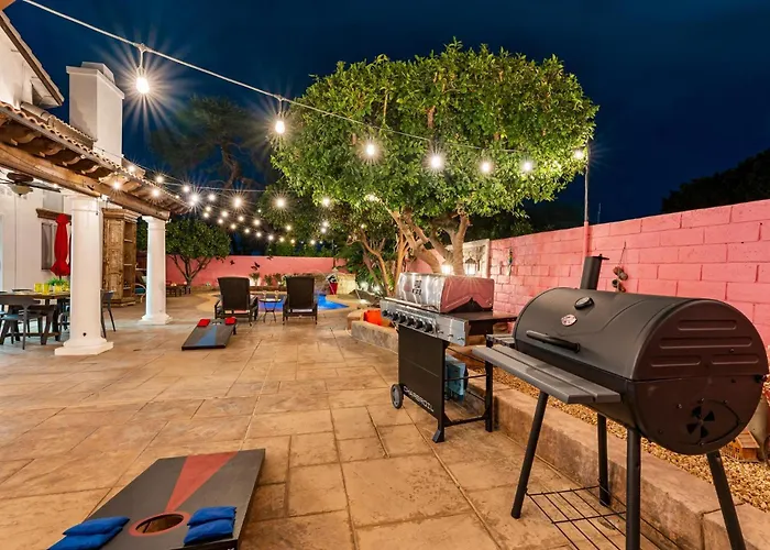 Themed 5Br Retreat: Pool With Waterfall, Game Room, Moroccan Lounge - Coachella