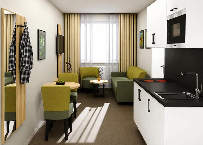 Green Trail Hotel