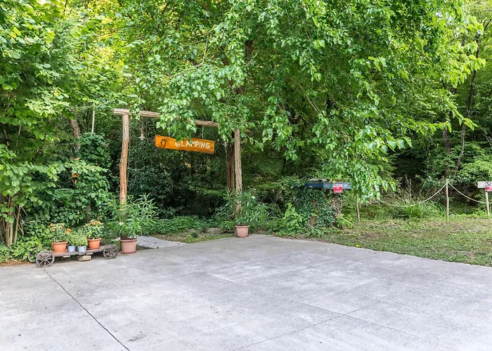 Paradise Forest Glamping Near Koper