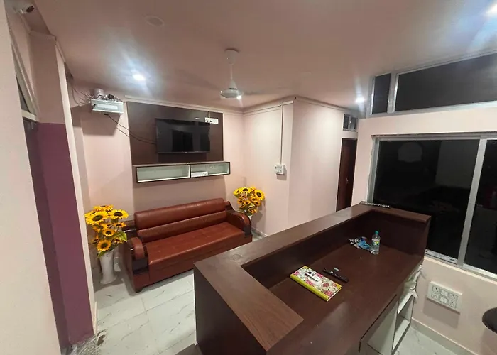Collection O Deepor Beel Formerly Hayat Hill Top