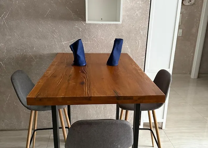 2-Room Apartment Ostfildern, Quiet Subway 100 M, 8 Min Airport