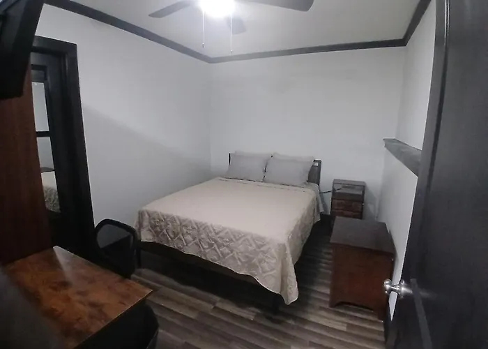 Cozy Retreat 1 Bed And Bath