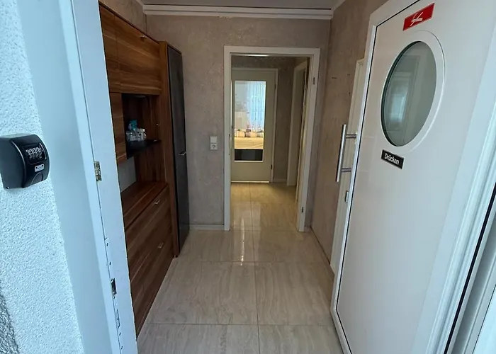2-Room Apartment Ostfildern, Quiet Subway 100 M, 8 Min Airport