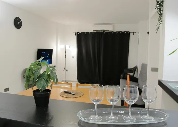 Apt In Playa Den Bossa Next Ushuaia, Beachfront, Reliable Host