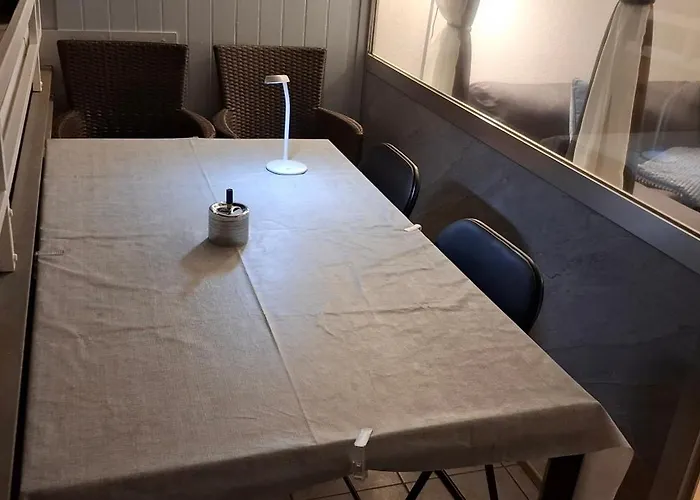 3-Zimmer-Apartment Stay-at-AJ Homes Bönen mit komplett ausgestatteter Küche, Balkon, 6 Hotel-Boxspringbetten&Schlafsofa sowie kostenlos inklusive Bettwäsche&Handtücher, Verbrauchsartikel, Parkplatz, WiFi&SmartTV