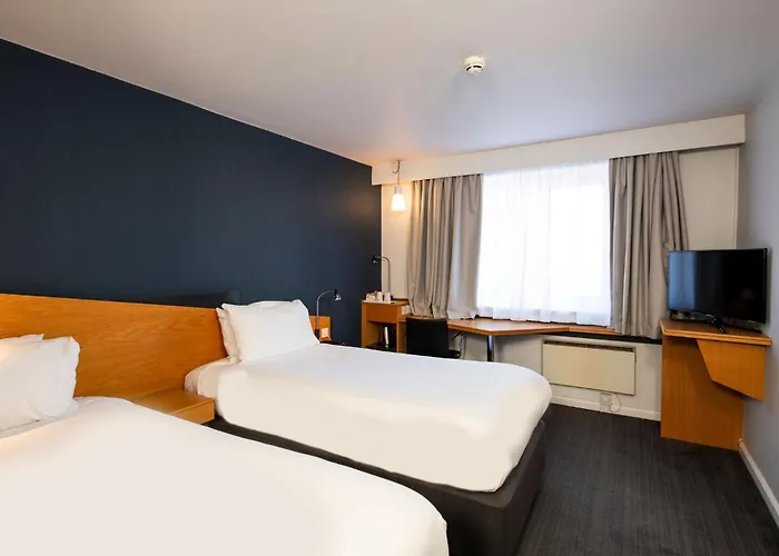Holiday Inn Express Taunton East By Ihg