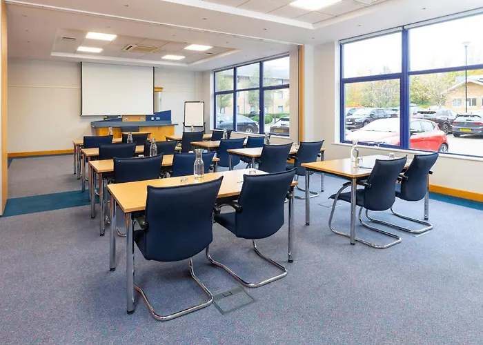 Holiday Inn Express Milton Keynes By Ihg