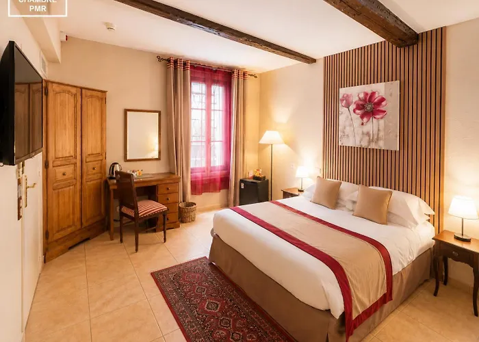 Hôtel D'Aragon - Place de la Comédie -
