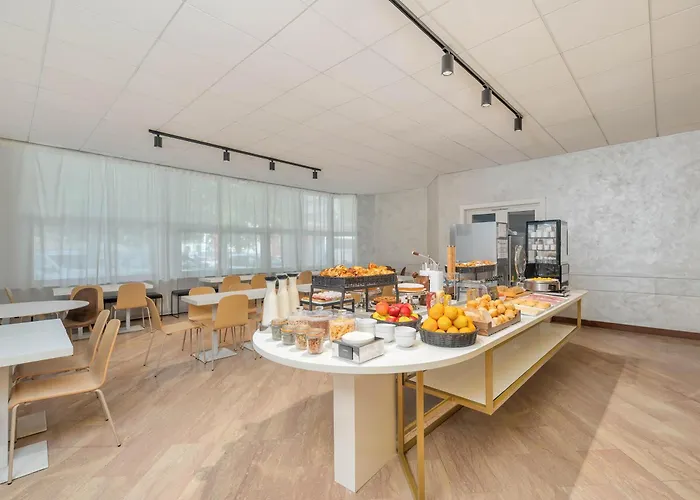B&B Hotel Como City Center