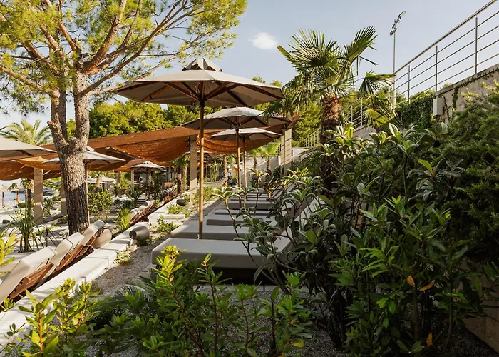 Le Meridien Lav Split