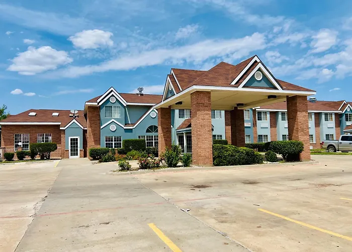 Longhorn Inn & Suites