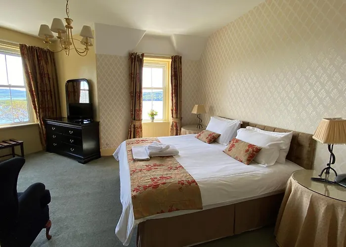 Western Isles Hotel