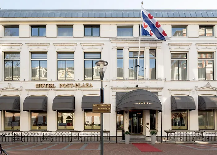 Post-Plaza Hotel&Grand Café
