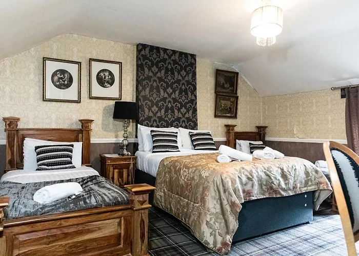 Schooner Hotel