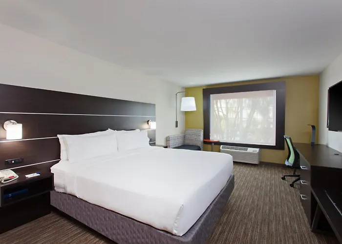 Holiday Inn Express & Suites Oakland - Airport By Ihg