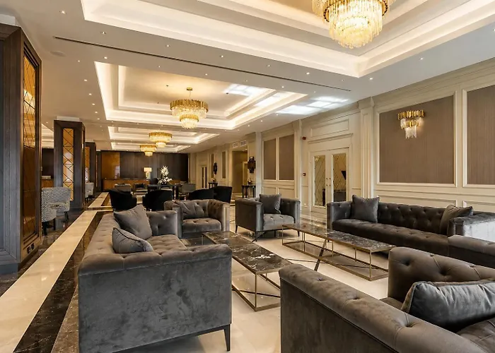 Astoria Grand Hotel