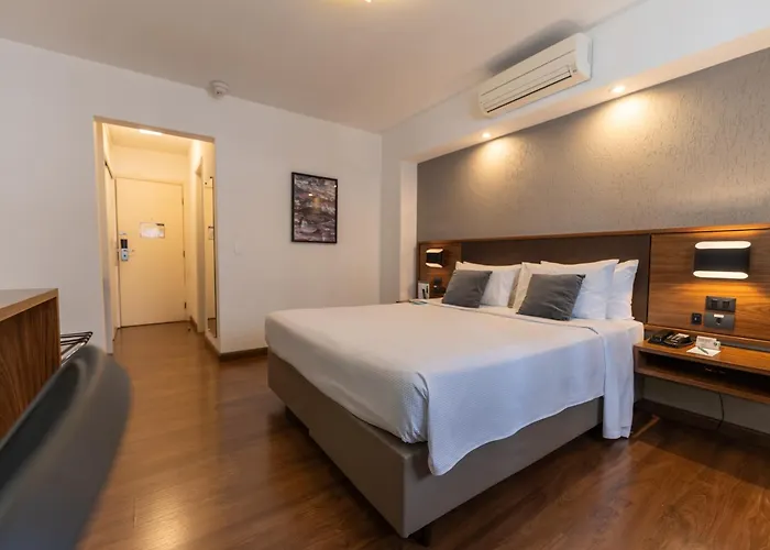 Hotel Deville Curitiba