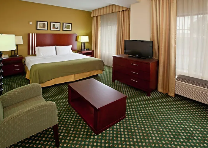 Holiday Inn Express & Suites Indianapolis - East By Ihg