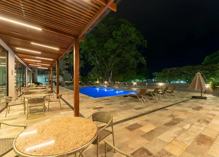 Hotel Deville Business Maringá