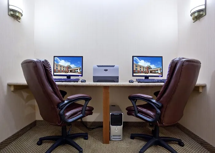 Holiday Inn Express Hotel & Suites Tipp City By Ihg