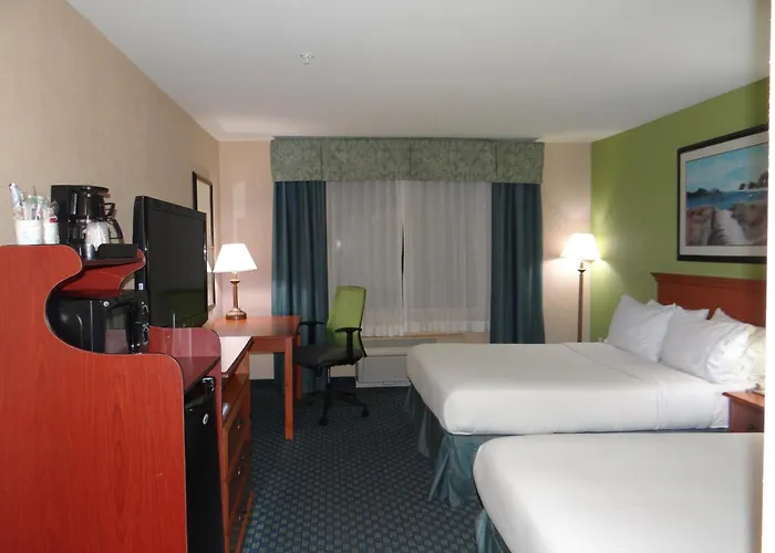 Holiday Inn Express Hotel & Suites Salisbury - Delmar By Ihg
